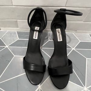 Excellent condition Steve Madden Heels!